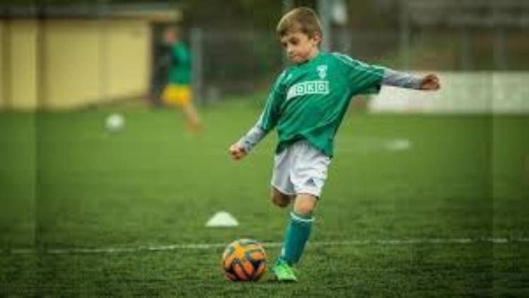 Beginner’s Guide to Mastering Football Skills and Tricks Step by Step